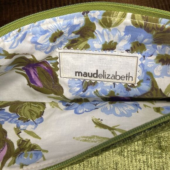 Maudelizabeth Green Zipper Makeup Bag - Picture 2 of 6